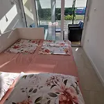 Lux *