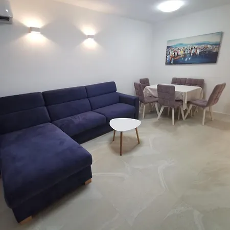 Lux Apartman *