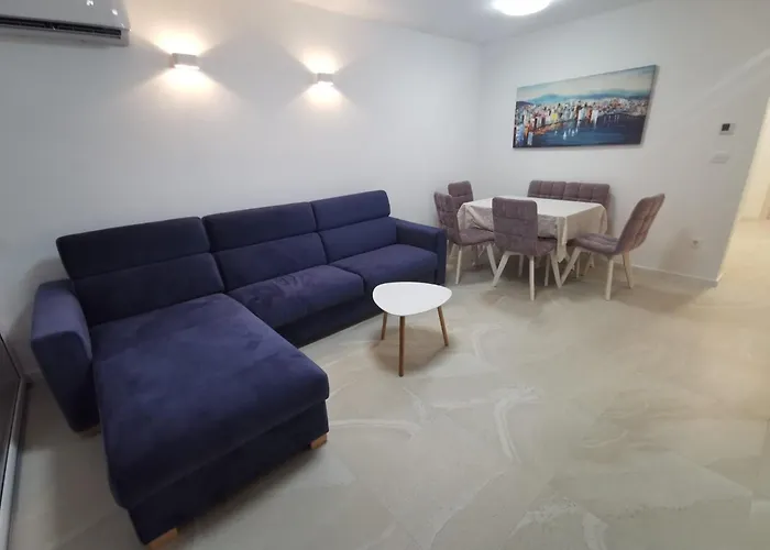 Lux Apartament *
